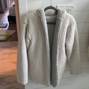 Loose fit sherpa jacket. Size S/M